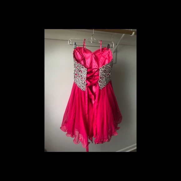 Homecoming dress - Picture 4 of 5